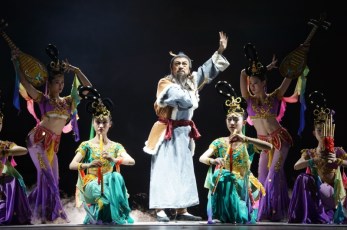 大型京劇《絲路花雨》（青春版）在甘肅黃河劇院進(jìn)行首場(chǎng)演出