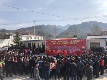 甘肅省京劇院赴成縣紅川鎮(zhèn)韓莊村開展“我們的中國夢”——文化進(jìn)萬家暨隴原“紅色輕騎兵”惠民演出