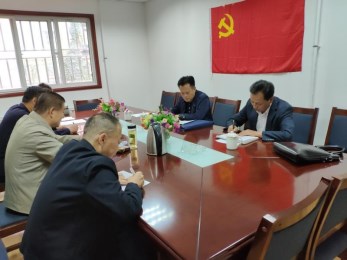 甘肅演藝集團(tuán)副總經(jīng)理龍富國(guó)赴甘肅省舞臺(tái)美術(shù)工廠調(diào)研指導(dǎo)工作