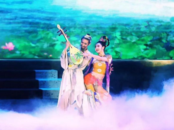 品味經(jīng)典　聆聽國樂——甘肅演藝集團歌舞劇院舞劇《絲路花雨》、民族交響音樂會《歲月留聲》完美呈現(xiàn)
