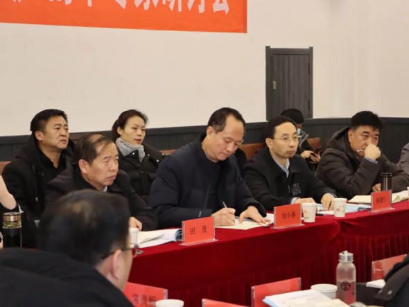 弘揚(yáng)新時代“愚公”精神—— 省文化和旅游廳、甘肅演藝集團(tuán)組織召開 大型原創(chuàng)話劇《八步沙》劇本研討會