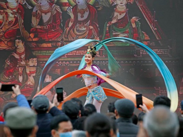 【幸福年·就地過(guò)】“我們的中國(guó)夢(mèng)”文化進(jìn)萬(wàn)家迎新春文藝演出火熱進(jìn)行中
