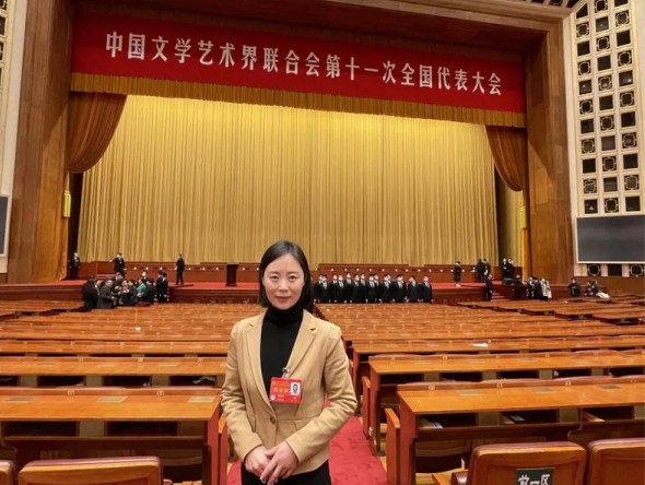 甘肅演藝集團秦腔藝術(shù)劇院黨總支委員、副院長蘇鳳麗參加中國文聯(lián)第十一次全國代表大會、中國作協(xié)第十次全國代表大會