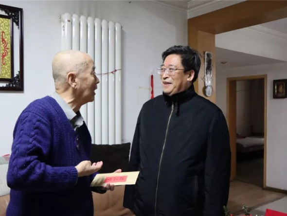 甘肅演藝集團(tuán)黨委書記、董事長陳其銀一行赴敦煌藝術(shù)團(tuán)開展春節(jié)前慰問困難職工活動