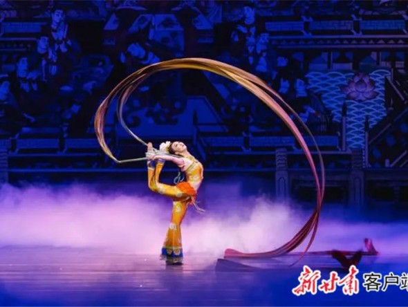 “云起”新甘肅，“花雨”香全球